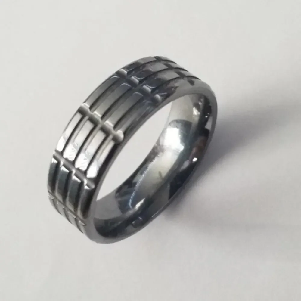 New tungsten‎ carbide ring size 13